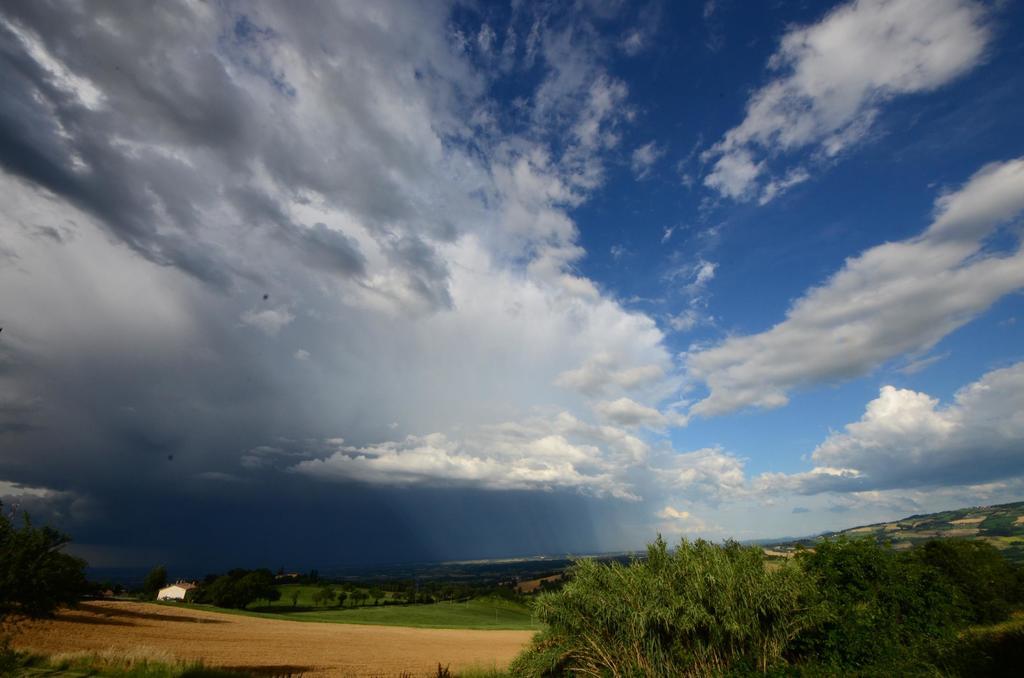 Agriturismo Agronauta Villa Piozzano ภายนอก รูปภาพ