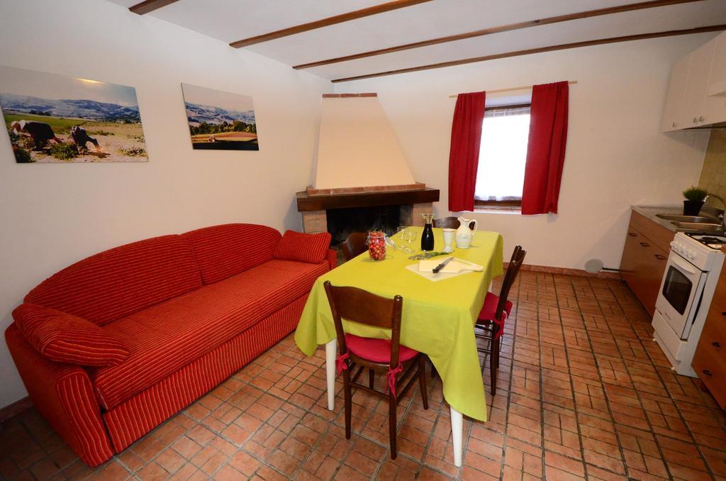 Agriturismo Agronauta Villa Piozzano ภายนอก รูปภาพ