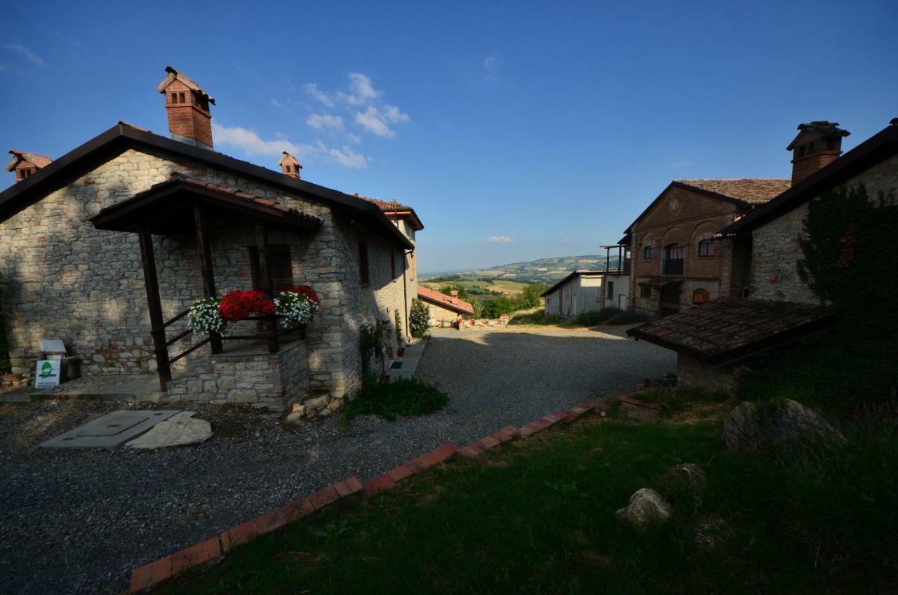 Agriturismo Agronauta Villa Piozzano ภายนอก รูปภาพ